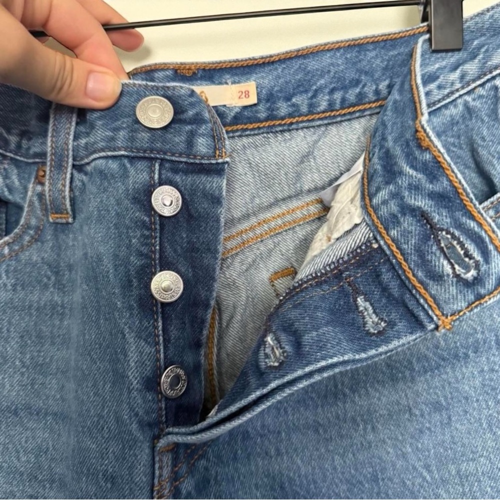 Levi's Wedgie Icon Ankle Medium Blue High-Rise Distressed Jeans - Picture 5 of 15